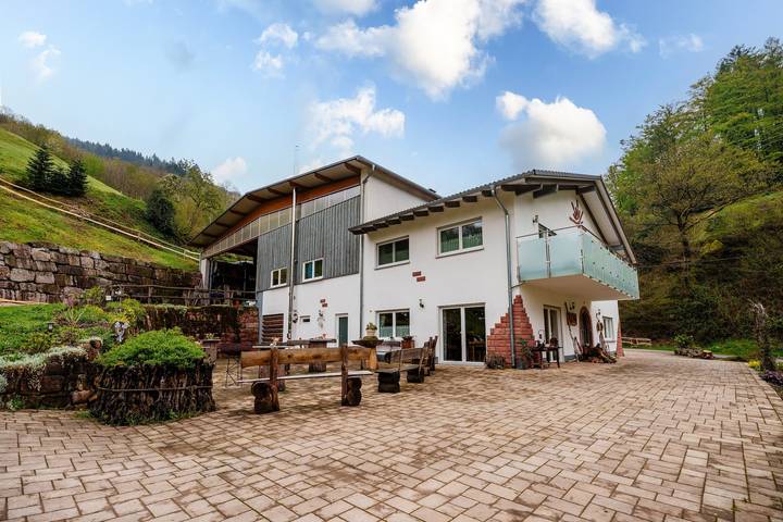 Ferienwohnung für 4 Personen, mit Balkon und Garten in Oberkirch