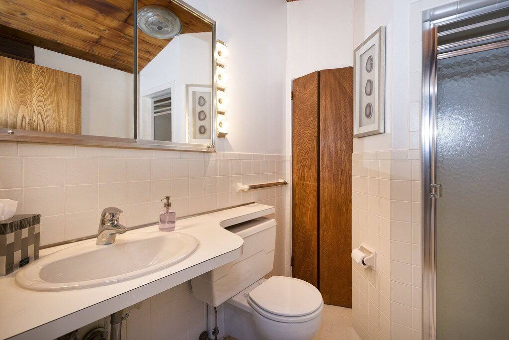 Stella Maris, 6 Schlafzimmer, 3 Bäder Haus an der Küste, Blick auf das Wasser, privater Zugang in Scituate, Massachusetts