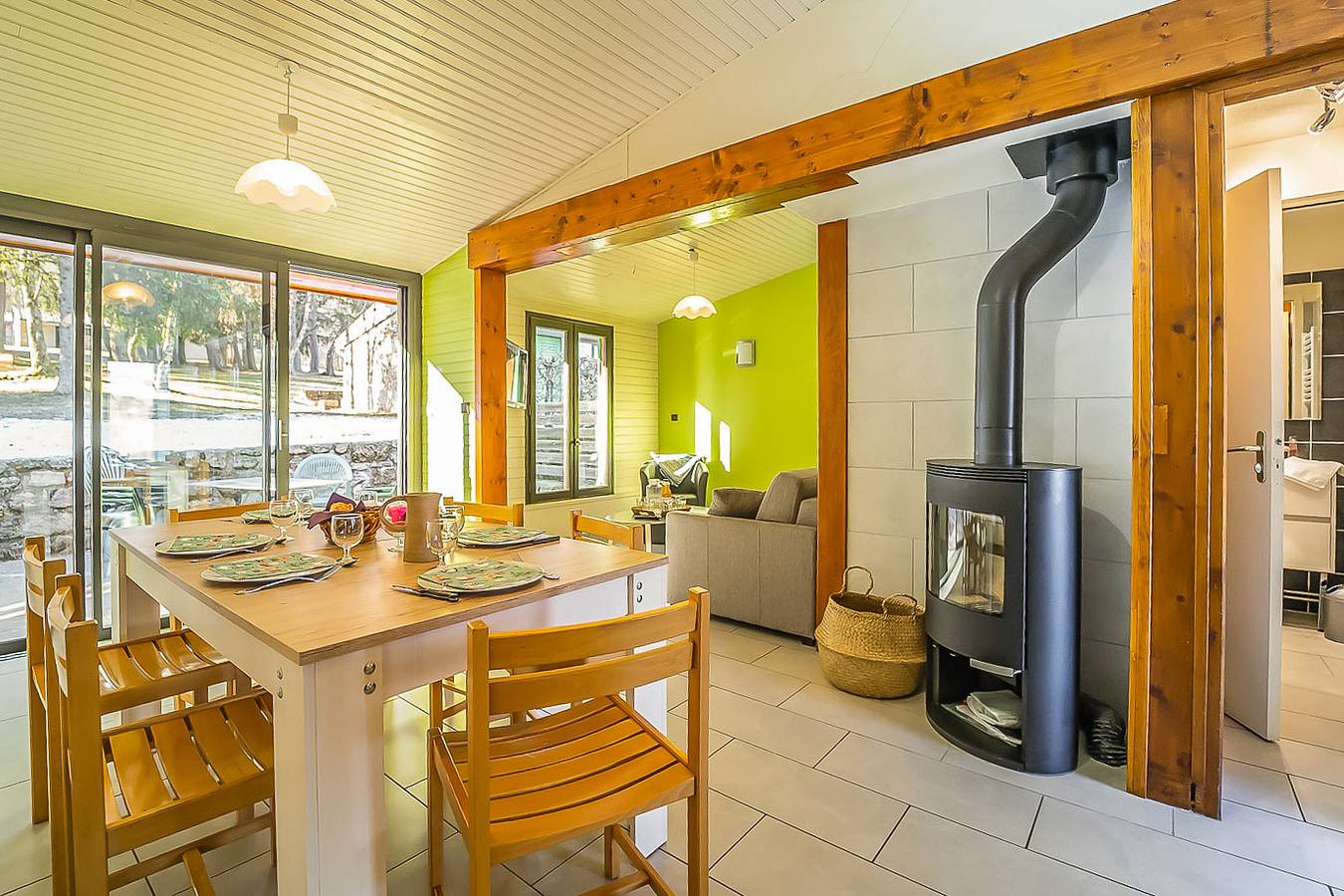 Logement 4/6 personnes - Village Vacances de la Forêt de Ganigal in Le Malzieu-Ville, Mende region