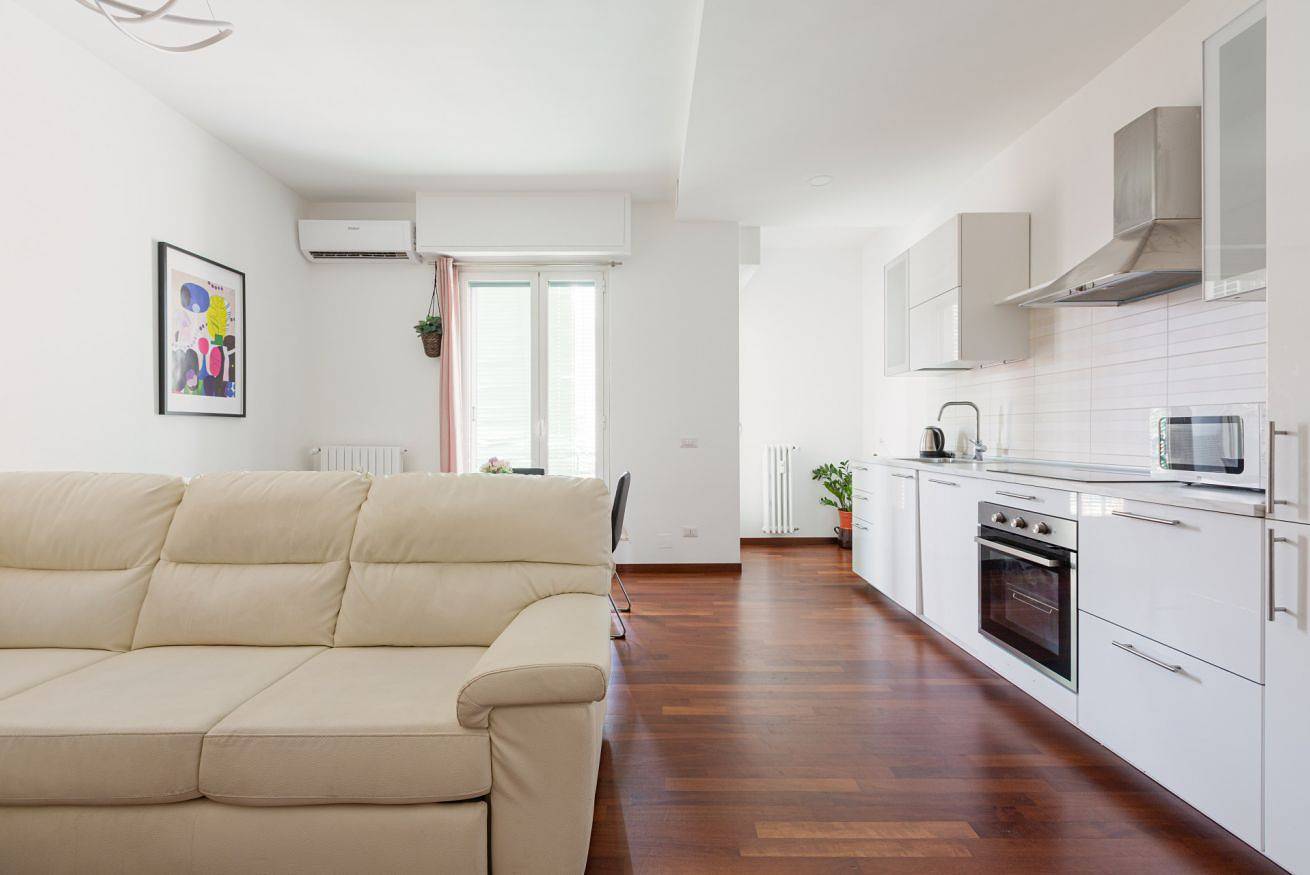 Entire apartment, Lorenteggio Gelsomini Cozy Apartment in Giambellino-Lorenteggio, Milan