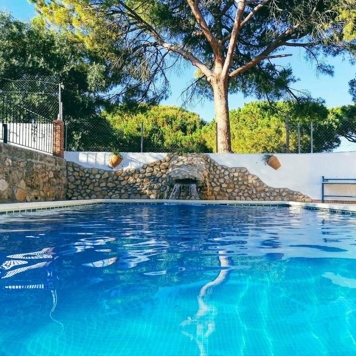 Casa rural para 5 personas, con Balcón y Terraza además de Jardín y Piscina en Barbate