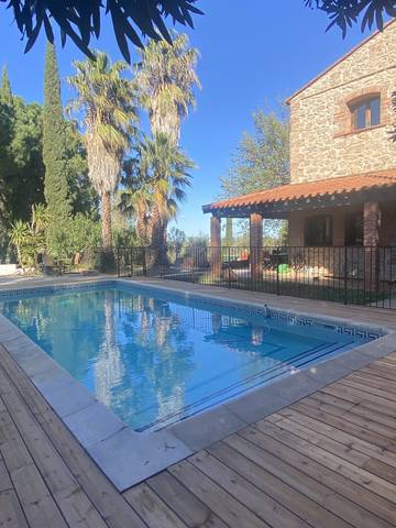 Cottage pour 2 personnes, avec jardin et piscine à Thuir