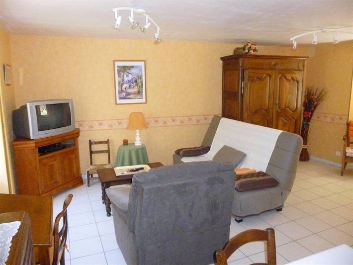 Gîte pour 5 personnes, avec jardin et terrasse, animaux acceptés dans Massif central - 3