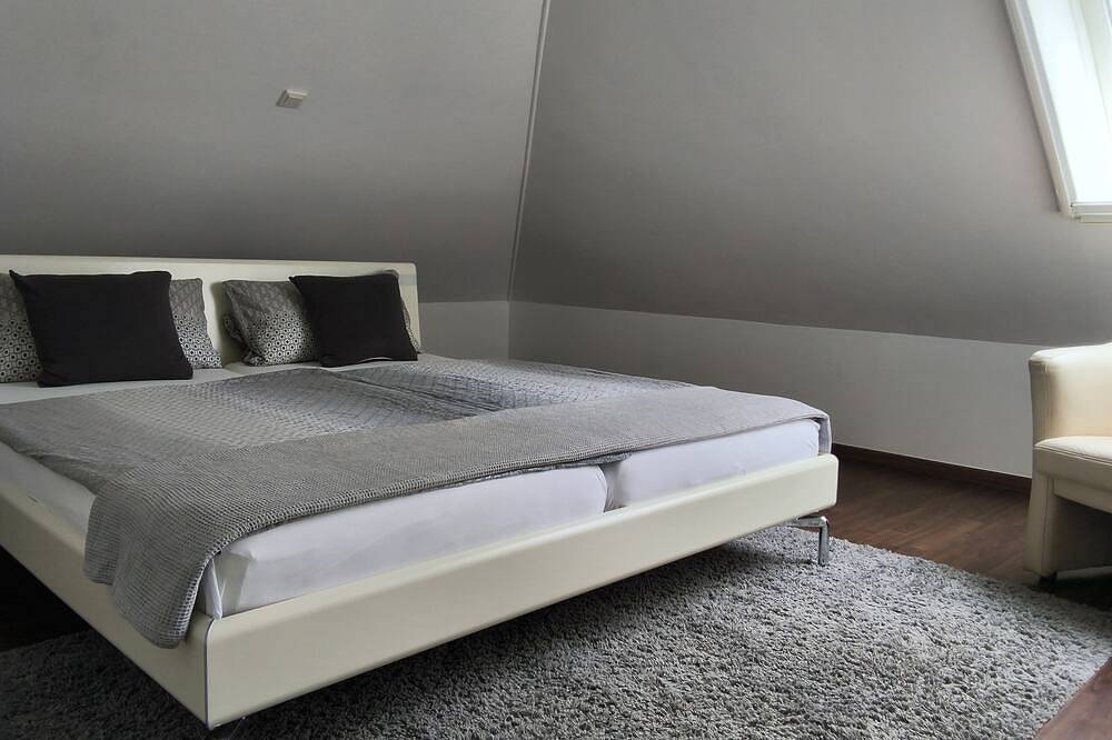 Ganze Wohnung, Schöne, helle Ferienwohnung in unmittelbarer Waldnähe in Bedburg-Hau, Niederrhein