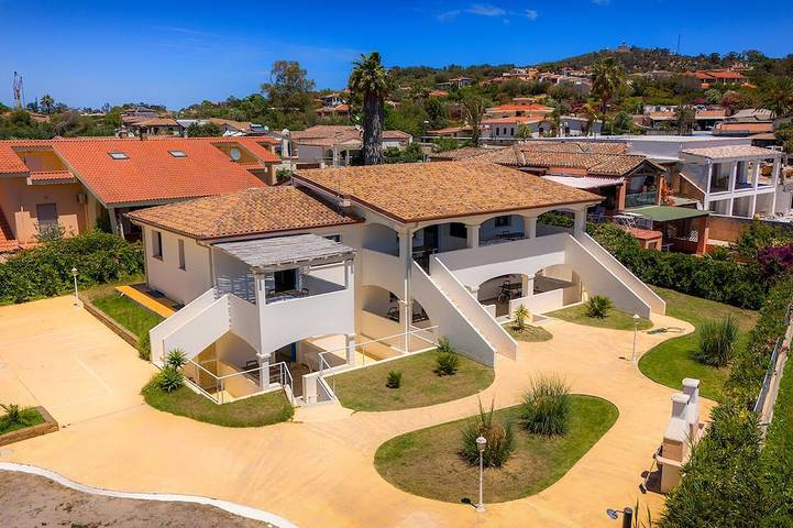 Appartamento per 4 persone, con piscina e giardino nonché terrazza, con animali domestici in Arbatax