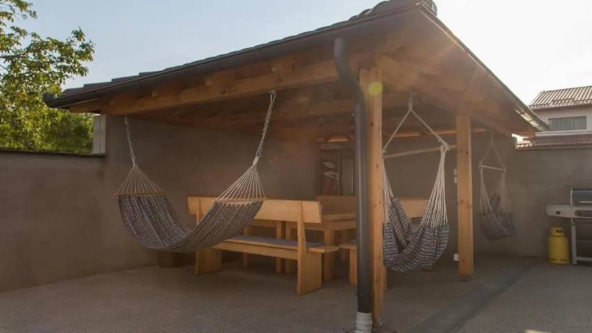 Ferienhaus für 12 Personen, mit Sauna und Terrasse sowie Pool, mit Haustier - 1