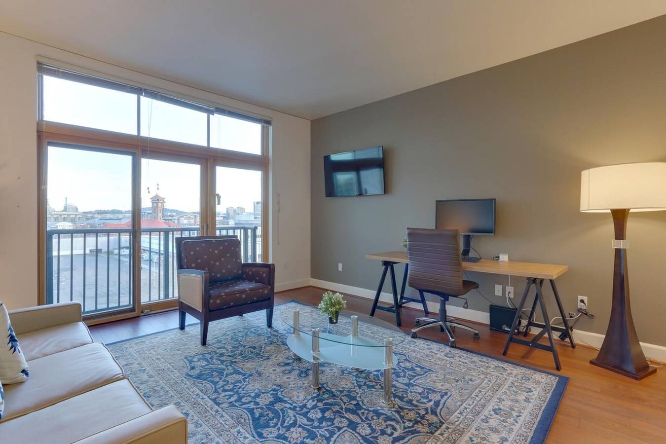 Ganze Wohnung, Bright Recently Upgraded Apt – Downtown Location in Portland, Multnomah County