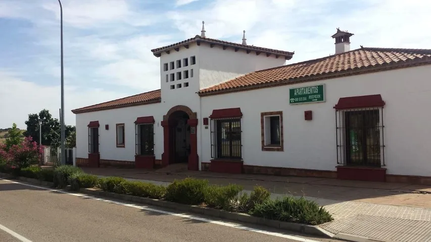Aparthotel para 3 personas, con piscina y terraza, Se admiten mascotas - 1