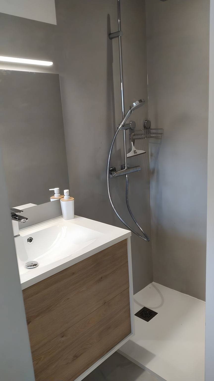 Studio entier, Studio « En Montagne, Mercantour » avec vue montagne, jardin commun et Wi-Fi in Entraunes, Région de Nice