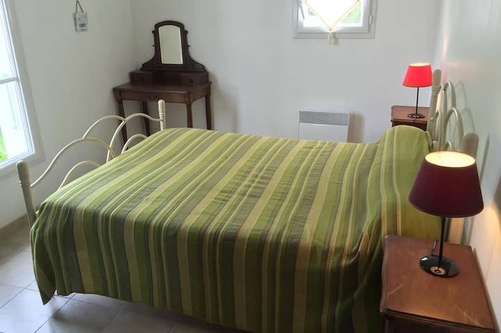 Location de vacances pour 6 personnes, avec terrasse et jardin, animaux acceptés à Les Portes-en-Ré - 3