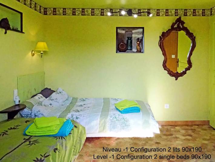 Location de vacances pour 7 personnes, avec piscine et jardin à Chassiers - 3