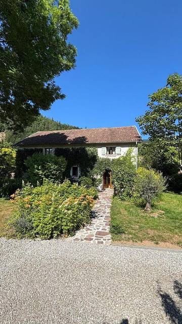 Location de vacances pour 6 personnes, avec vue et jardin à Oderen