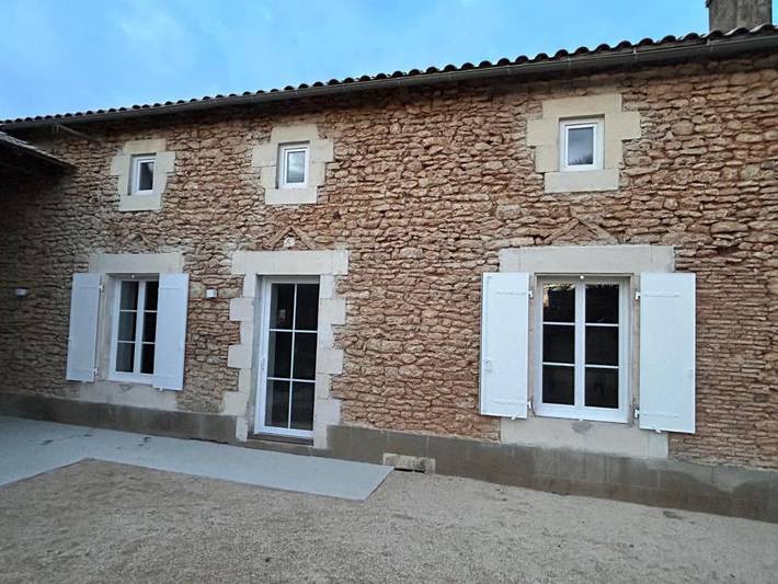 Location de vacances pour 8 personnes, avec terrasse à Château-Larcher - 4