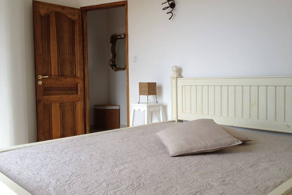 Villa face à la mer, charme, confort, et bien être pour des vacances réussies in Porto-Vecchio, Arrondissement de Sartène