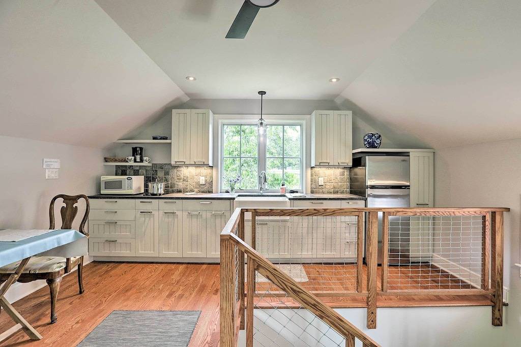 Ganze Wohnung, Barn-Like Studio Suite w/ Flowering Garden! in Hopewell Township, Mercer County