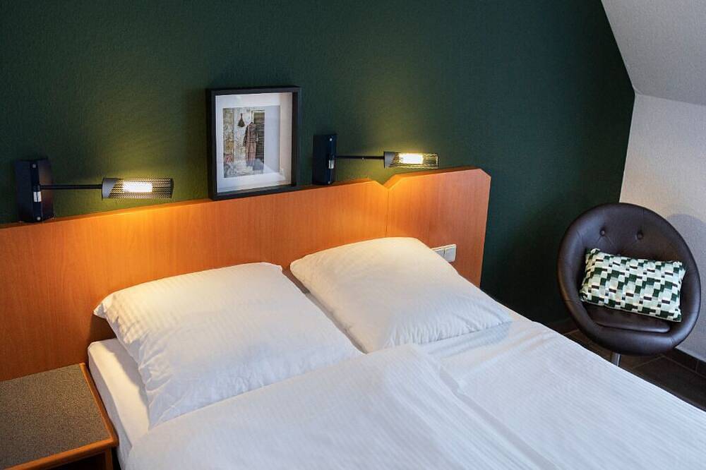 Centrally Located Room Ideal for Exploring Heppenheim - Ideal for Weekend Escape in Heppenheim, Bergstraße