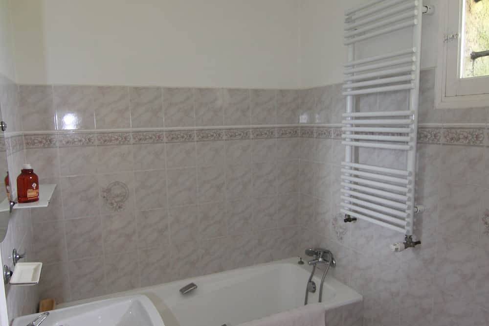 The house in the woods with swimming pool between Verdon and the Mediterranean in Trans-en-Provence, Draguignan region