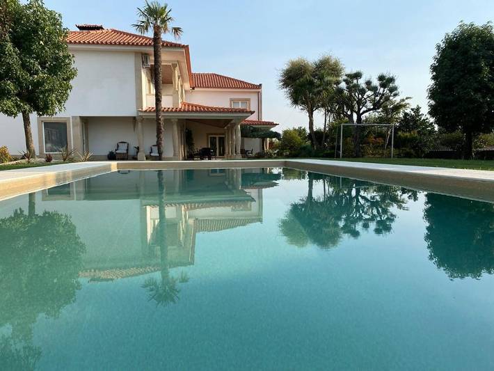 Casa de férias para 14 pessoas, com piscina e vista e ainda jardim em Felgueiras