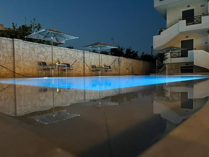 Location de vacances pour 3 personnes, avec vue ainsi que piscine et jardin à Héraklion - 3