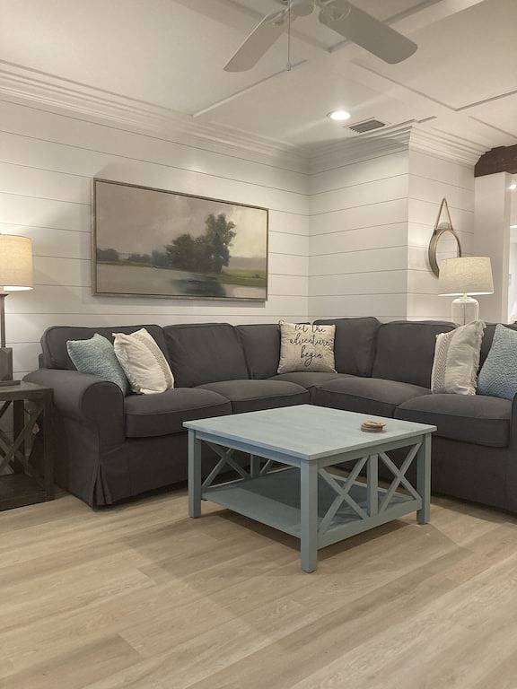 Ganze Wohnung, Prime Location! Beach 2 min walk / Village 5 min walk. New Stunning Interior! in St. Simons Island, Glynn County