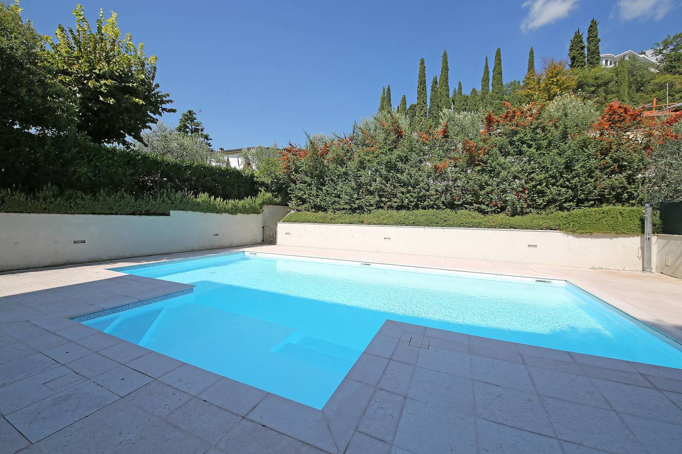 Appartamento intero, Appartamento 'Margherita' con piscina condivisa, Wi-Fi e aria condizionata in Maderno, Toscolano-Maderno