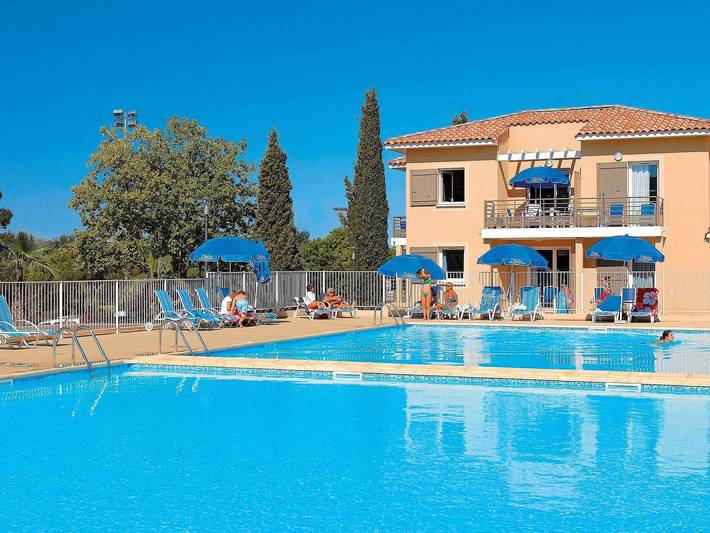 Ferienwohnung für 4 Personen, mit Balkon und Terrasse sowie Pool in La Londe-les-Maures