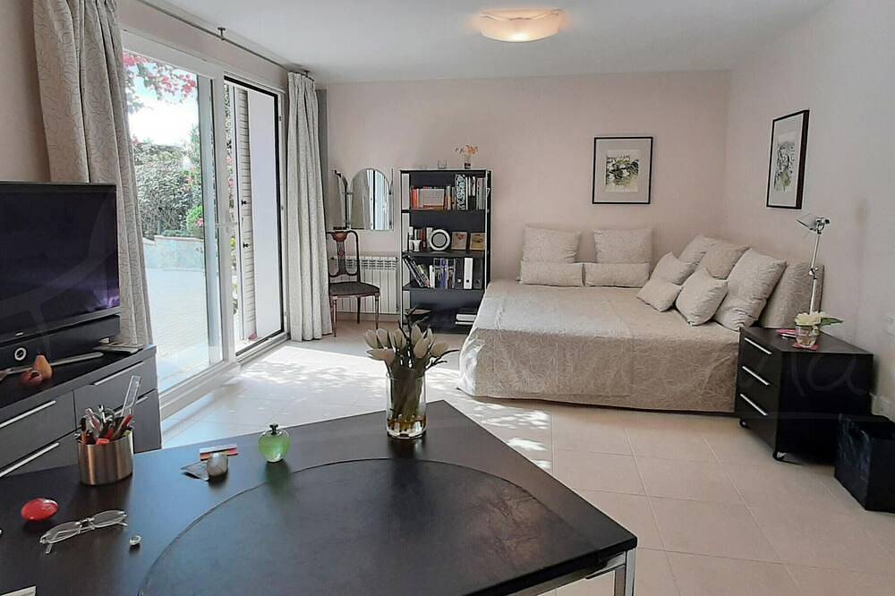 Alquiler de espaciosa casa en privilegiada zona residencial cercana a Roses y Empuriabrava in Palau Sabardera, Alt Empordà