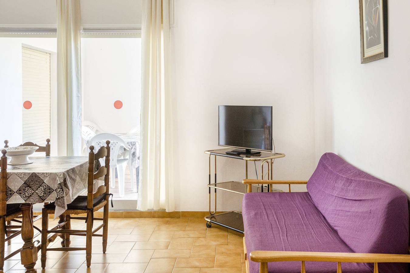 Apartamento entero, Apartamento en el paseo Marítimo '1-3' cerca de la playa con terraza y Wi-Fi in Platja del Port (Llanca), Llansá
