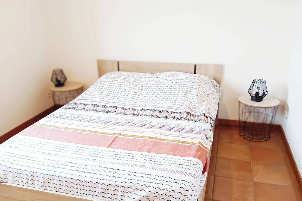 Entire apartment, Apartment In A Winery In The Var Small Dog Accepted On Leash in Cuers, Toulon region