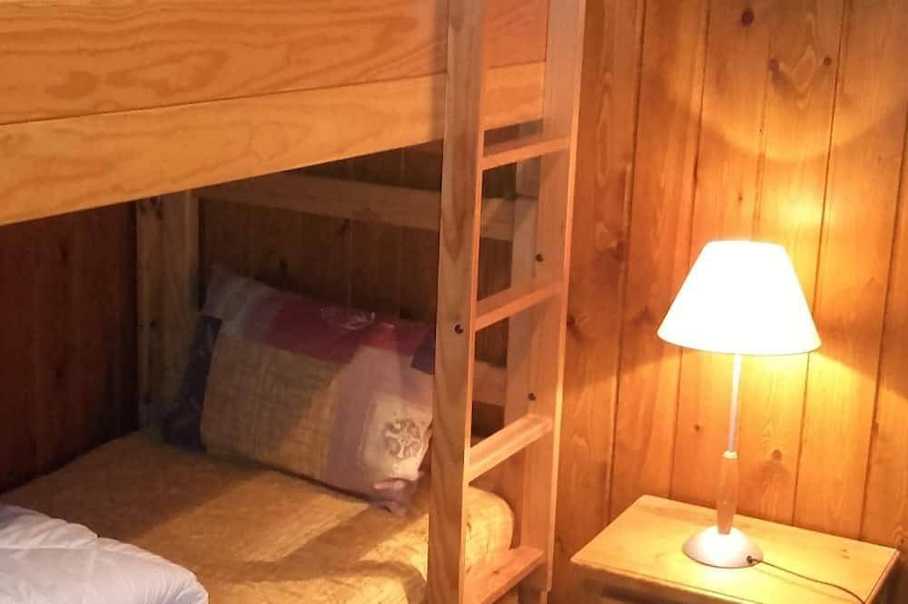 Appartement entier, Grand appartement T4 en bas de chalet, proche des pistes de Pyrénées 2000 in Bolquère, Parc naturel régional des Pyrénées catalanes
