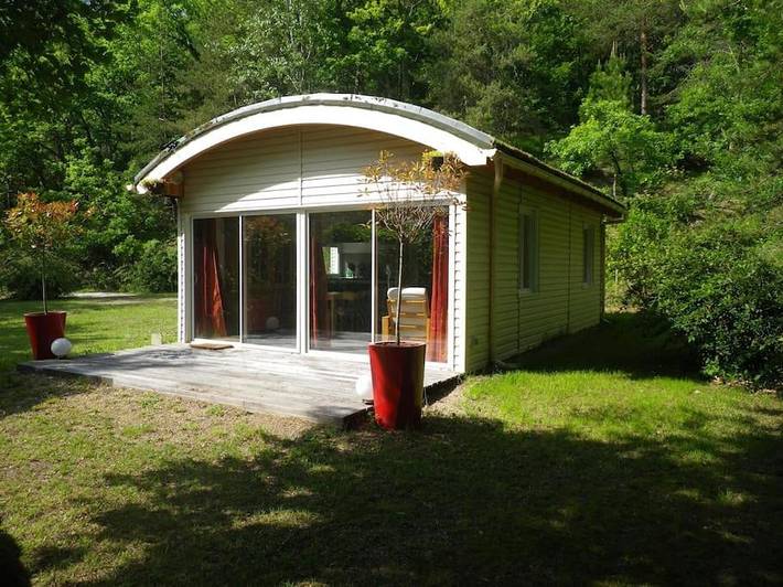 Gîte pour 3 personnes, avec Terrasse et Jardin ainsi que Piscine et Vue à Saint-Antoine-de-Breuilh