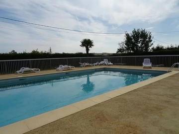 Gîte pour 6 personnes, avec jardin ainsi que piscine et vue, animaux acceptés dans la Tamarissière