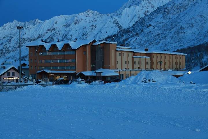 Hôtel pour 4 personnes, avec jardin et jacuzzi ainsi que piscine et sauna, animaux acceptés dans Passo Del Tonale - 3