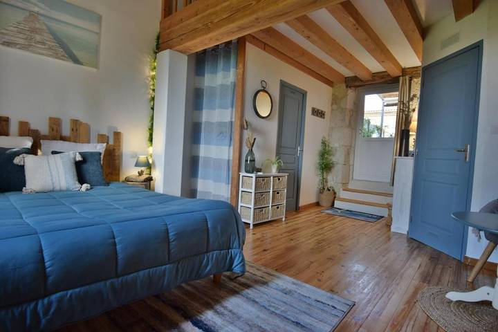 Location de vacances pour 4 personnes, avec vue et piscine ainsi que terrasse et jardin à Castelnau-sur-l'Auvignon - 2