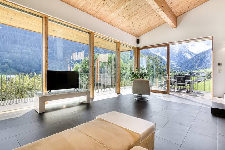 Chalet pour 14 personnes, avec terrasse ainsi que jardin et jacuzzi, animaux acceptés à Brand