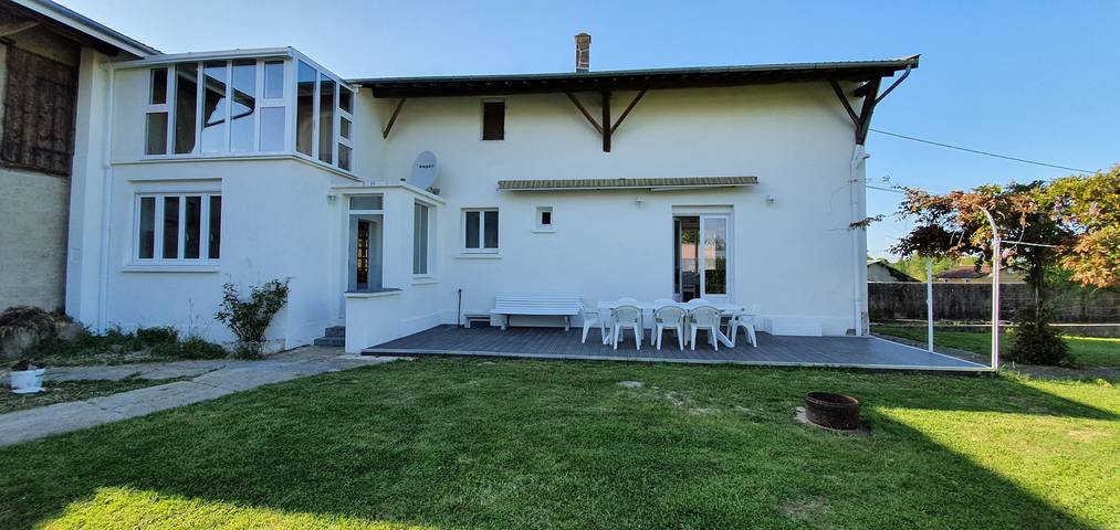 Gîte pour 14 personnes, avec jardin et terrasse dans Le Vieil Dampierre