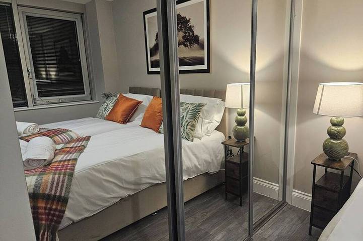 Entire apartment, Luxury 2Br Brighton | Walk to the Lanes + Beach in Brighton, Sussex