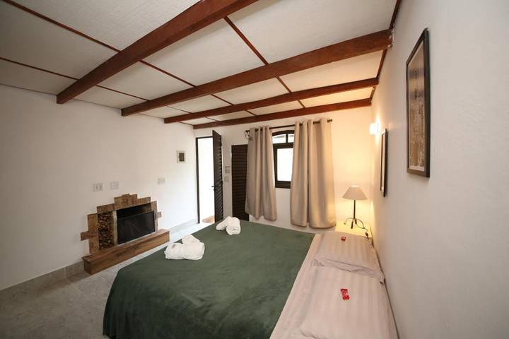 Gîte pour 2 personnes, avec jardin et piscine ainsi que vue et vue sur le lac, animaux acceptés à São Roque - 2