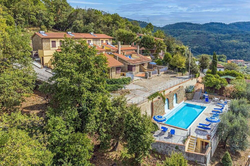 Ganze Wohnung, Herrliche Wohnung mit  W-Lan, Pool, Balkon, Haustiere erlaubt, Panoramablick und Parkplatz in Lamporecchio, Pistoia Provinz