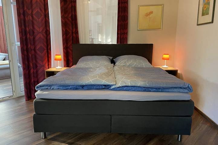 Ganze Wohnung, Moderne Ferienwohnung mit Kamin u. Garten, Eg, 100qm, Nähe Weser u. Golfplatz in Achim, Landkreis Verden