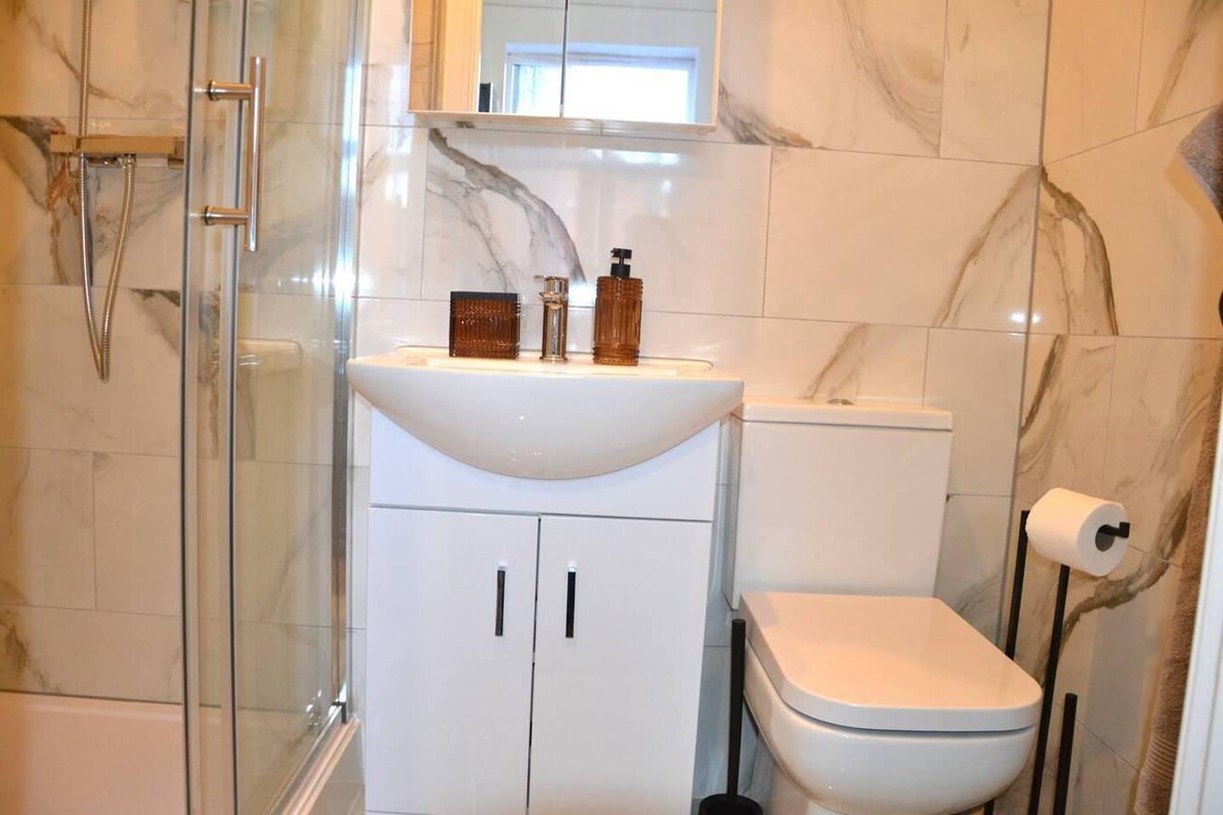 Entire holiday apartment, Sleek Apartment in Cosy Coventry in Coventry, Birmingham Area