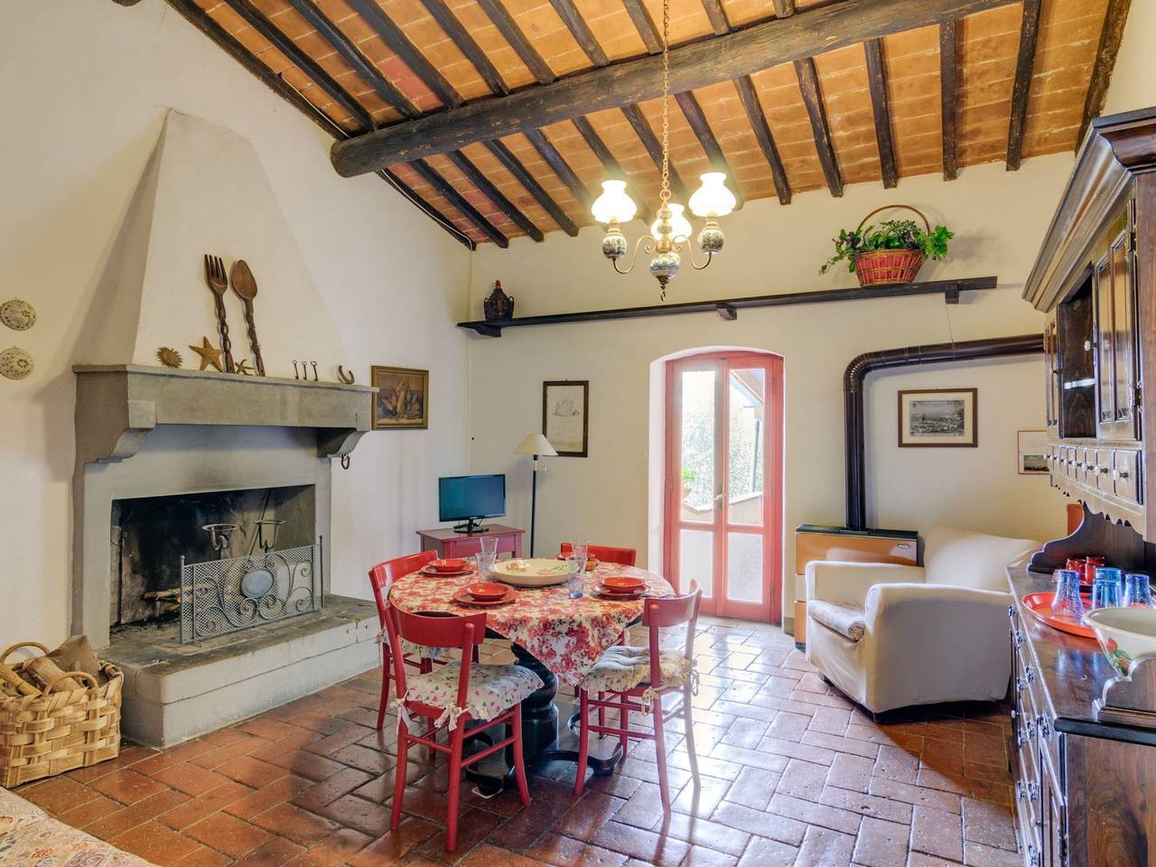 Geheel appartement, 'Casa Rossa' mit Pool in Arezzo, Provincie Arezzo