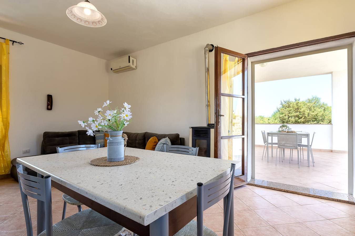 Ganze Wohnung, Ferienwohnung 'In Villa Sul Mare 1' mit privater Terrasse, Wi-Fi und Klimaanlage in Badesi, Olbia-Tempio