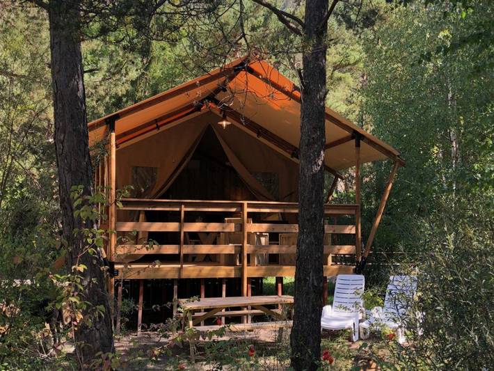 Location de vacances pour 2 personnes, avec piscine, animaux acceptés à Méolans-Revel