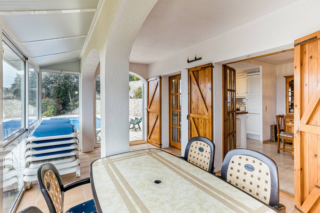 Vakantiehuis 'Q' met Uitzicht op Zee, Wi-Fi en Airconditioning in Cabanyes, Calonge