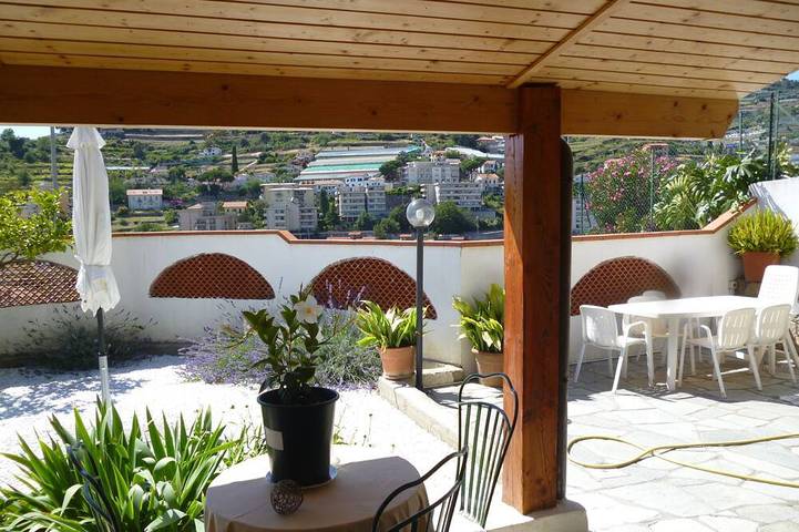 Maison de vacances pour 10 personnes, avec Jacuzzi ainsi que Terrasse et Jardin à San Remo