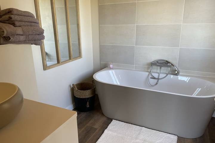 Chalet in the heart of nature in Roussayrolles, Albi und Umgebung
