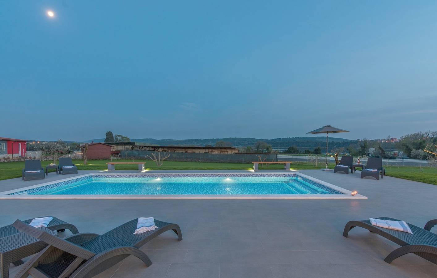 Appartamento intero, Appartamento vacanze per 2 persone con balcone in Pomer, Costa meridionale dell´Istria