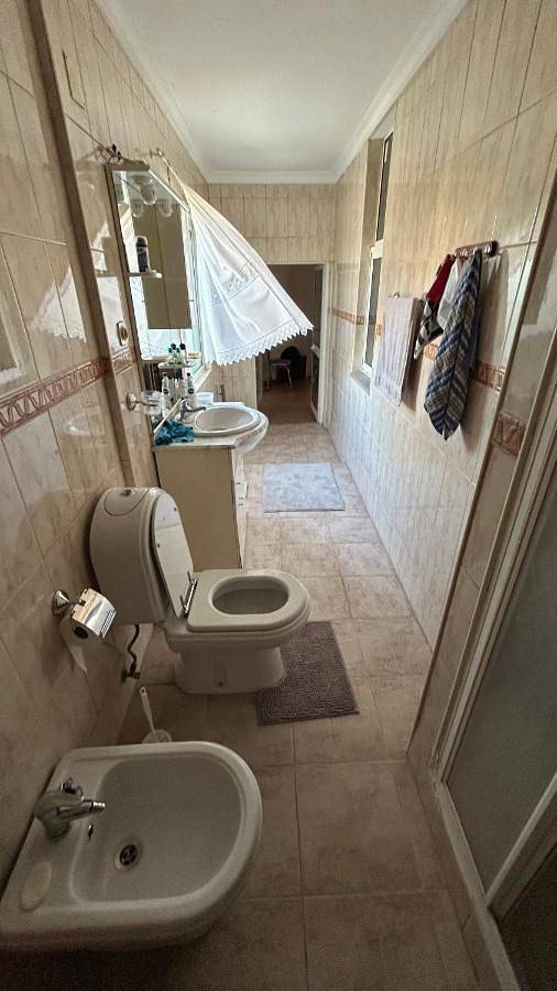 Three-Bedroom House in Caria (Belmonte), Distrito de Castelo Branco