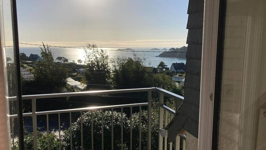 Location de vacances pour 15 personnes, avec Balcon et Terrasse ainsi que Jardin et Vue dans Pointe du Grouin